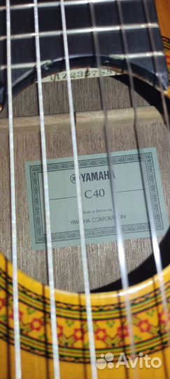 Классическая гитара yamaha c40
