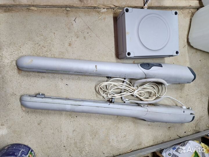 Ворота распашные бу с автоматикой Nice