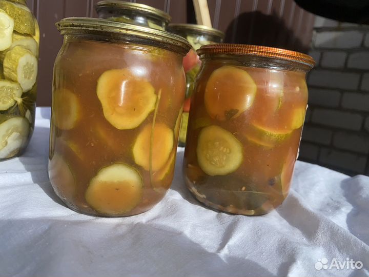 Маринованные огурцы, помидоры