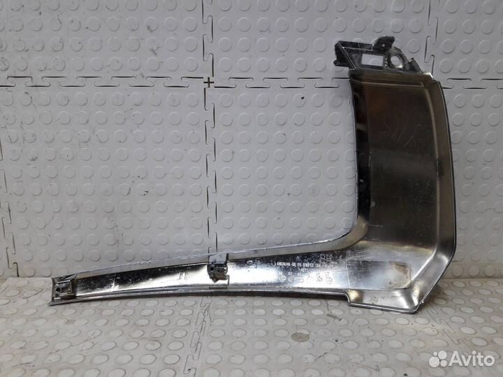 Молдинг бампера передний правый Mitsubishi