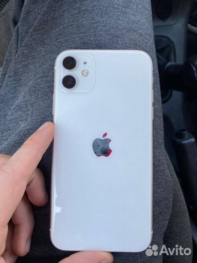 Телефон iPhone 11