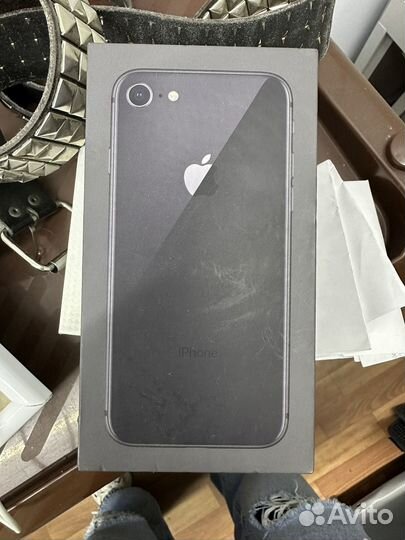 Коробка от iPhone с зарядкой