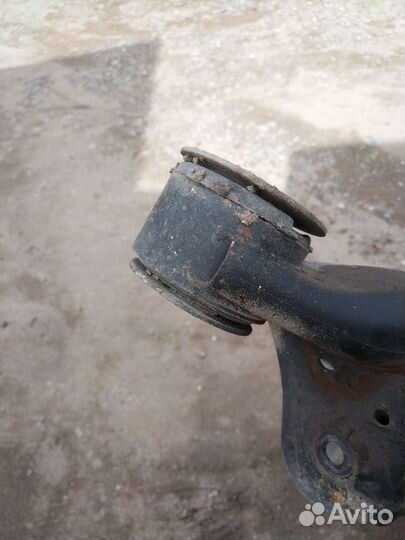 Прдрамник задний ауди Q7