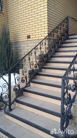 Кованые перила для лестниц