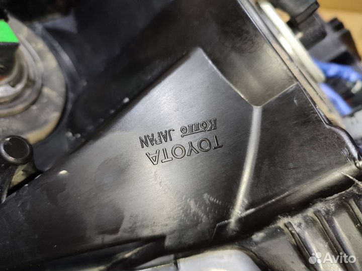 Левая фара Toyota Land Cruiser Prado