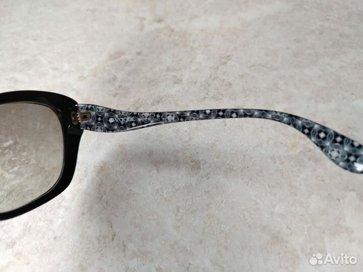 Солнцезащитные очки женские vogue