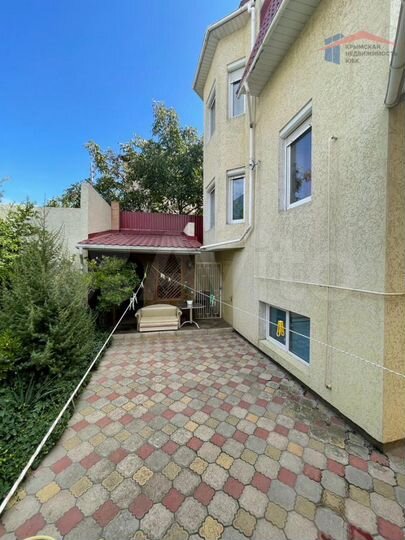 Дом 280 м² на участке 4 сот.