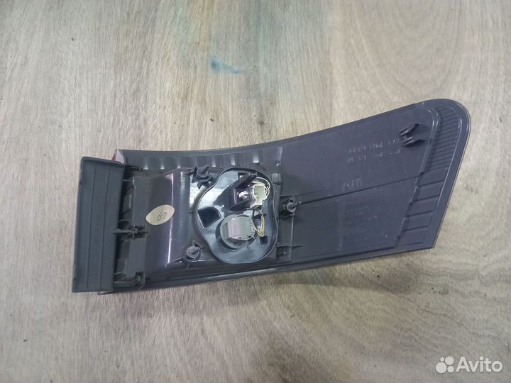 1342 Стоп-сигнал задний л. Toyota Avensis, ZRT272