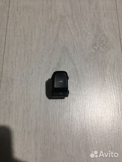 Кнопка стеклоподъемника audi A4 b8