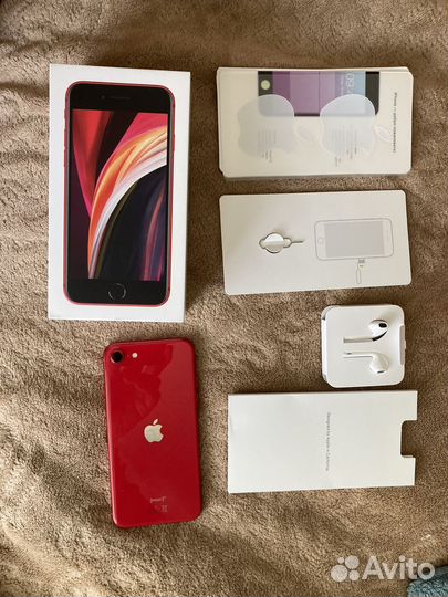 iPhone SE, 64 ГБ