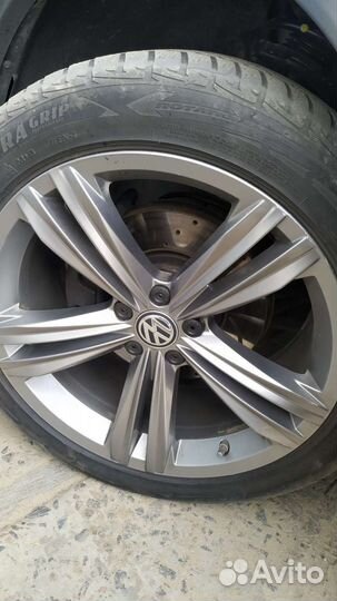 Goodyear UltraGrip Performance Gen-1 235/50 R19 103V