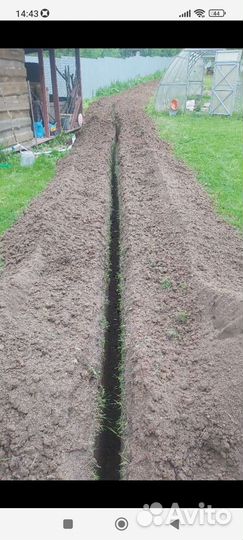 Копка траншей, траншеекопатель, бара