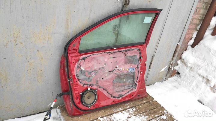 Тайота Корола Передняя правая дверь 150