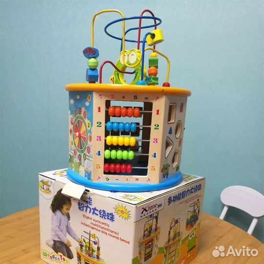 Бизиборд (бизидом) с лабиринтом