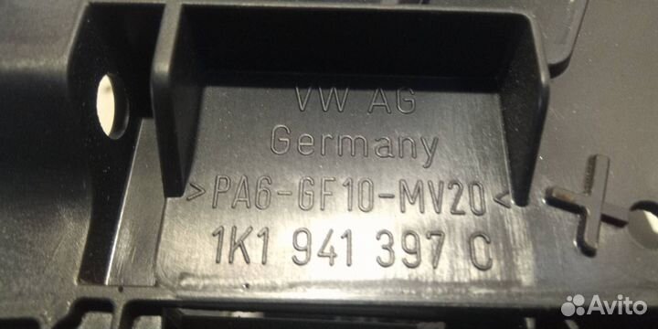 Короб предохранителей Skoda Octavia 2 (A5) рест