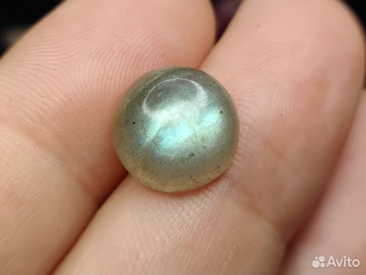 Лабрадорит. Яркая иризация