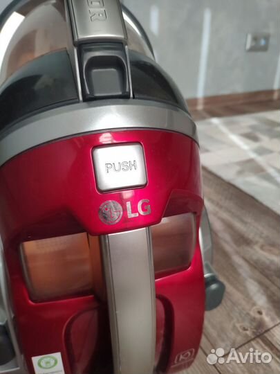 Пылесос LG vk89383hu