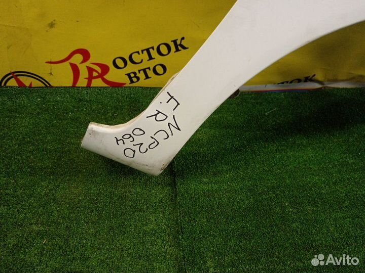 Крыло переднее правое Toyota Funcargo