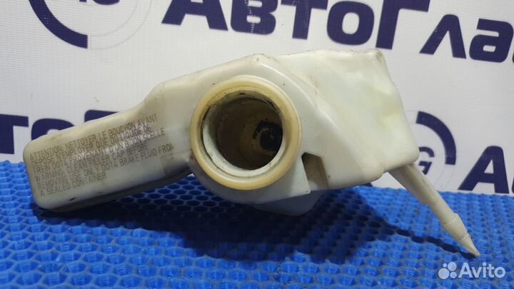 Бачок главного тормозного цилиндра Volkswagen Pass