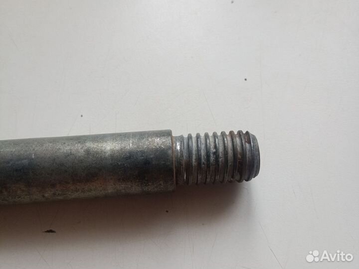 Буксировочный крюк