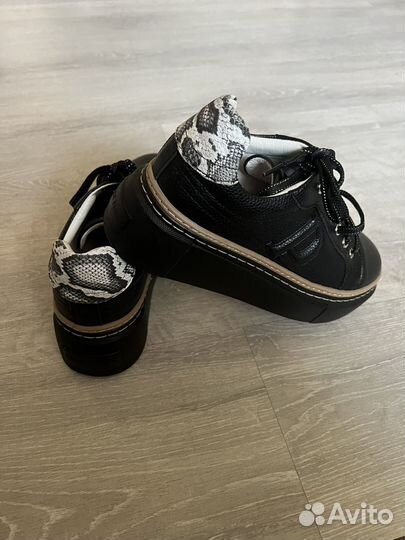 Полуботинки женские 38 размер