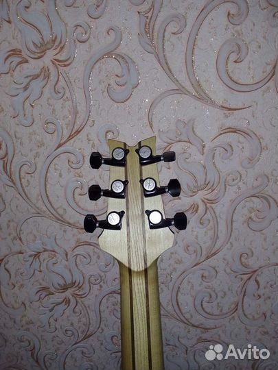 Электрогитара