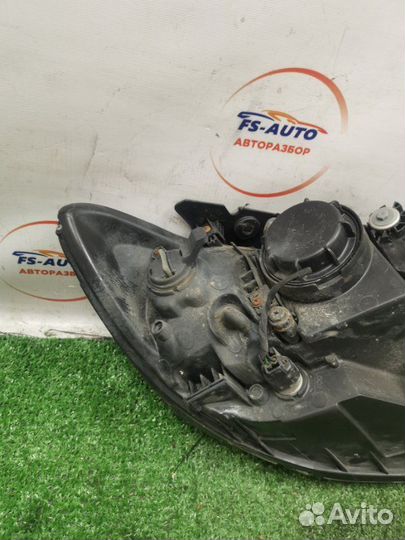 Фара передняя левая Hyundai Santa-Fe 2 SUV 2.2