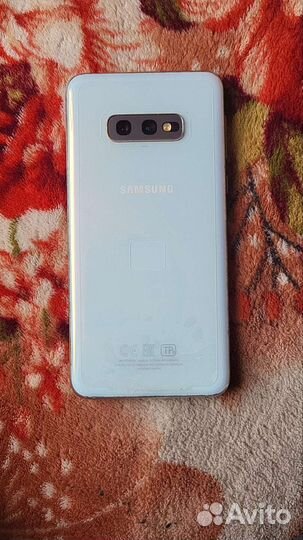 Телефон samsung s10e
