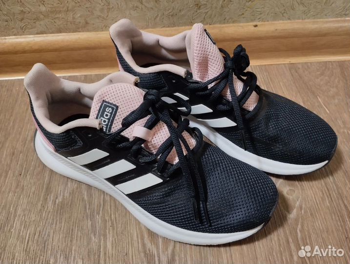 Кроссовки женские adidas 38 размер