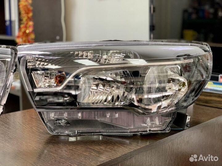 Фары на LADA vesta веста