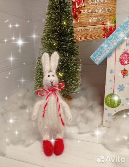 Заяц вязаная игрушка брелок Под заказ
