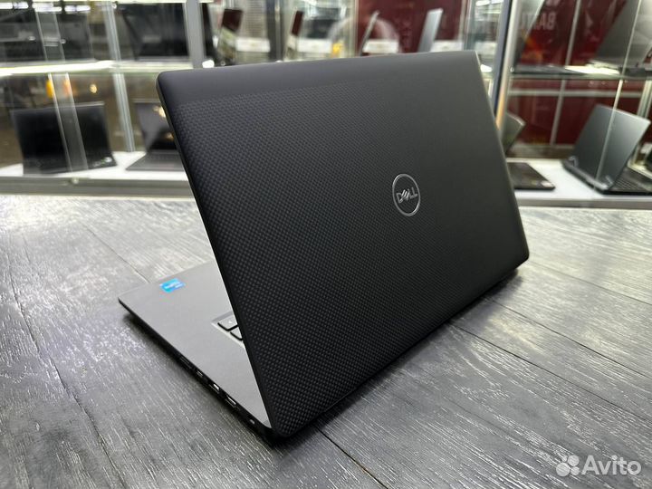 Новый ноутбук Dell Latitude 7520 i5vPRO/16/512