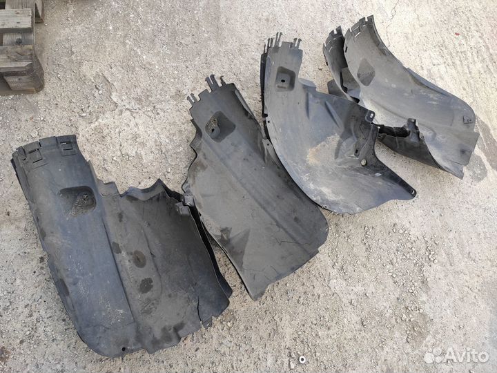 Подкрылок передний на Opel Corsa D