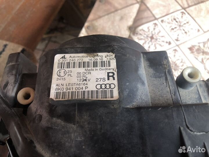 Передняя фара левая и правая на Audi A4 B8 дорест