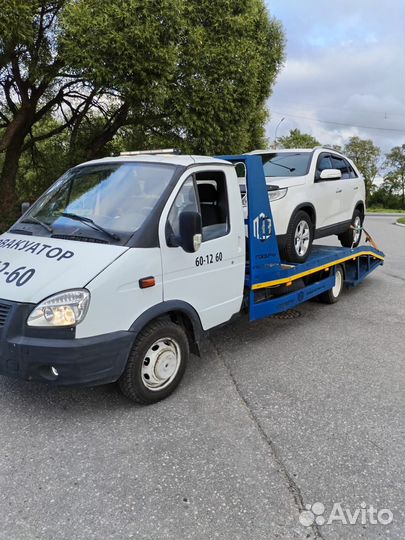 Эвакуатор м10. Газель бизнес эвакуатор. Газель эвакуатор со сдвижной платформой. Валдай фермер эвакуатор. 3010gv эвакуатор.