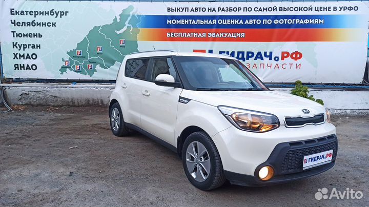 Накладка кнопки стеклоподъемника задняя правая Kia