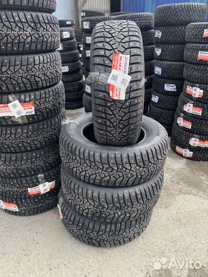 Bridgestone Blizzak Spike-02 SUV 285/60 R18 120T