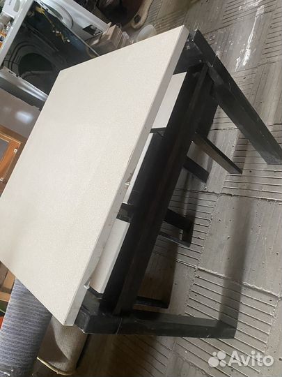 Стол и табуретки