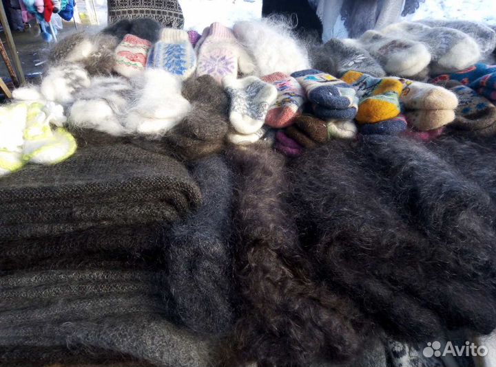 Пуховые и шерстяные изделия: носки, варежки, шали