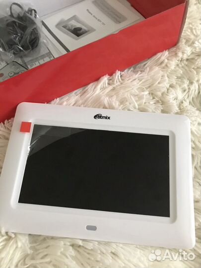 Цифровая фоторамка Ritmix RDF-701