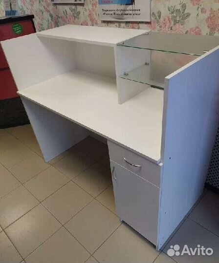 Новые Ресепшен-Витрины со стеклом под Заказ