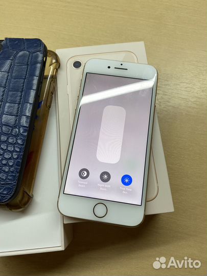 iPhone 8, 64 ГБ