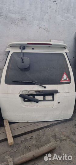 Задняя дверь