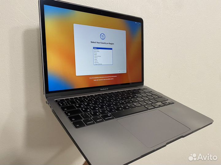 Продам Macbook Air Intel Core i3 256gb 8gb