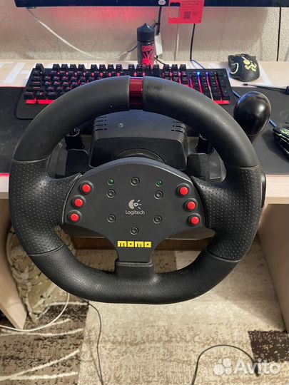 Руль logitech momo racing