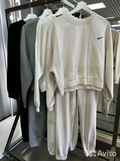 Костюм спортивный Nike женский