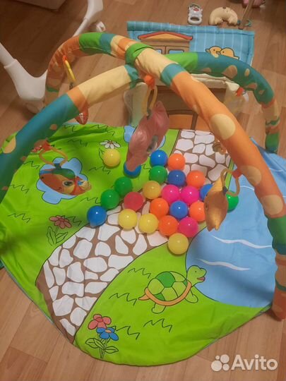 Игровой развивающий коврик