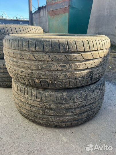 Hankook Ventus S1 Evo 2 K117B 245/40 R19 и 275/35 R19 98Y