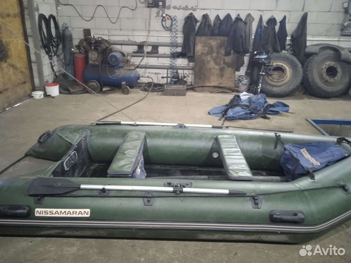 Лодка Ниссамаран 3800