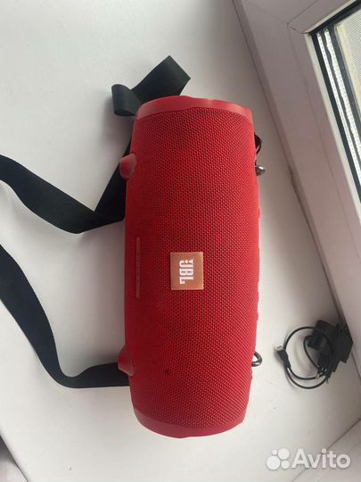 Портативная колонка jbl